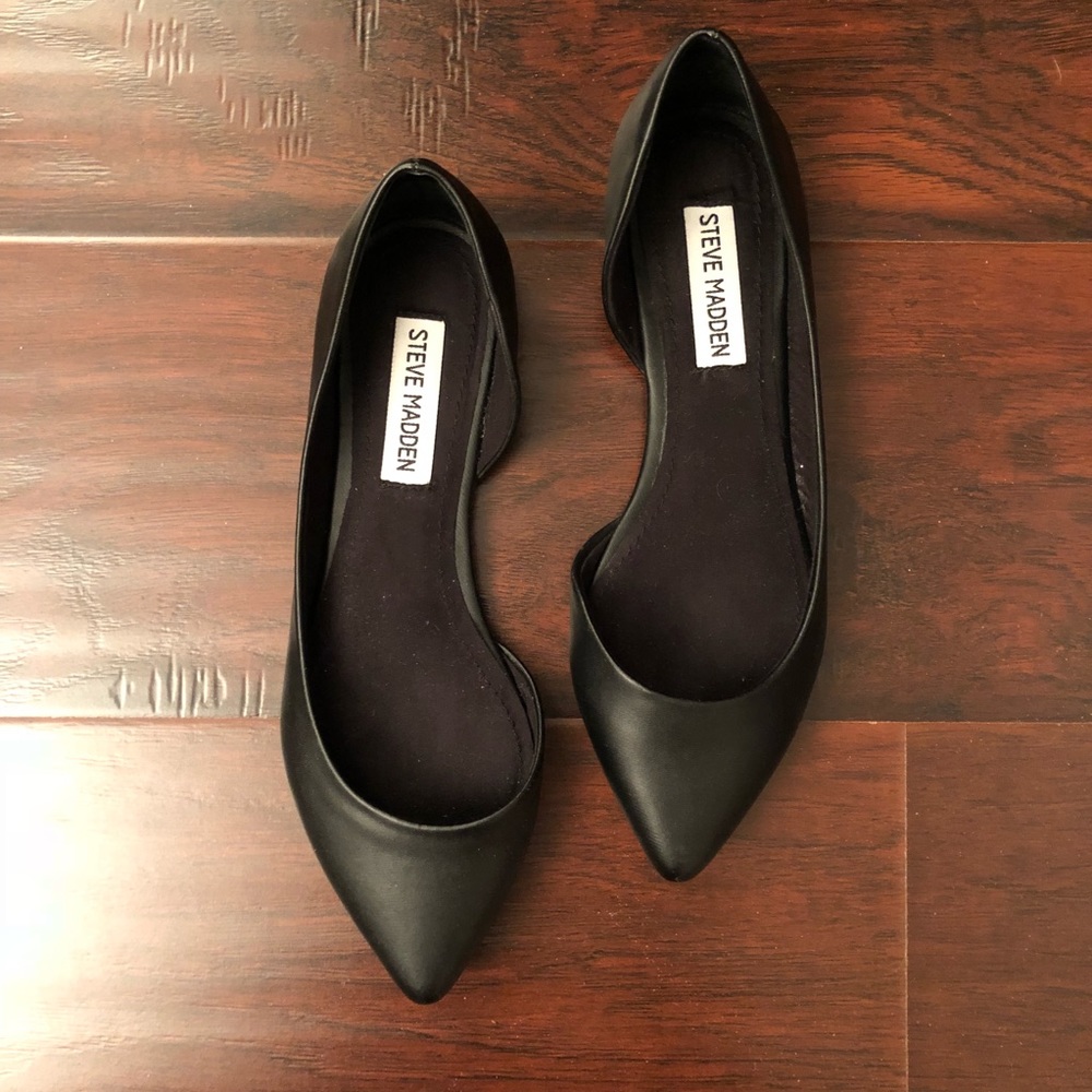 Steve Madden black flats
